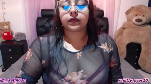 Snapshot of kitty_eyes chatting on 02.07.26 kitty online show from 02.07.26