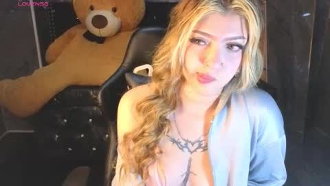 kitty_fox_b online show from 12.17.25