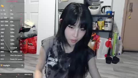 Snapshot of kitty_krush chatting on 09.22.25 Kitty online show from 09.22.25