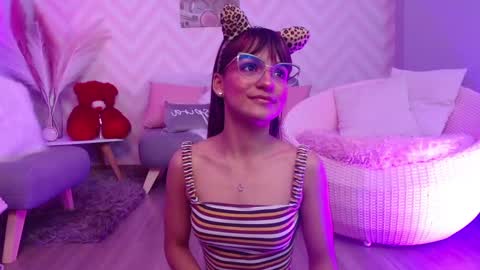 Snapshot of kitty_madness chatting on 09.21.25 KITTY online show from 09.21.25