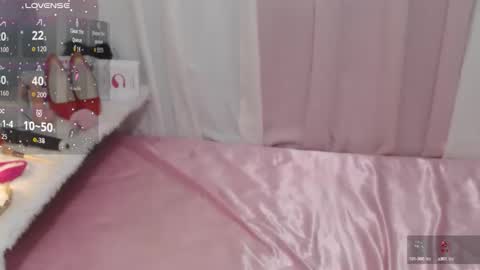 Snapshot of kitty_piex chatting on 09.12.25 kitty for you online show from 09.12.25