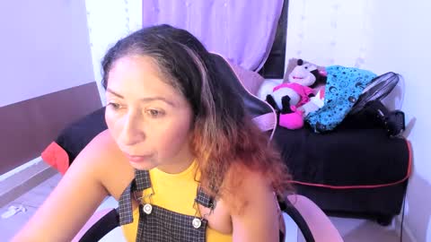 Snapshot of kitty_violet_ chatting on 02.23.25 violet online show from 02.23.25