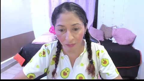 Snapshot of kitty_violet_ chatting on 02.24.25 violet online show from 02.24.25