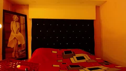 Snapshot of kittybonx chatting on 11.23.25 paola online show from 11.23.25