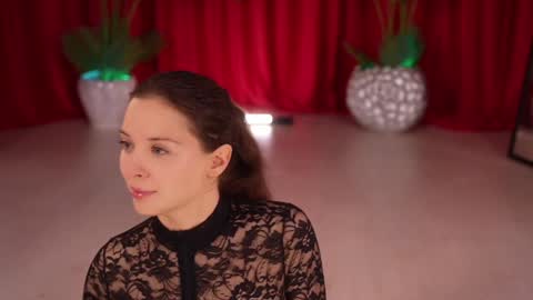 Snapshot of kittycaitlin chatting on 12.15.25 Katya online show from 12.15.25