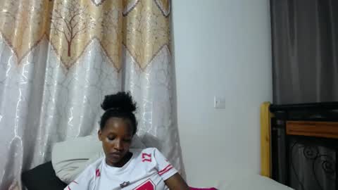 Snapshot of kittyfay_ chatting on 05.02.26 Fay online show from 05.02.26