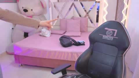 Kitty  online show from 11.29.25