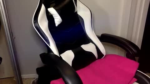 Snapshot of kittysub6969 chatting on 11.05.25 Kitty Sub online show from 11.05.25