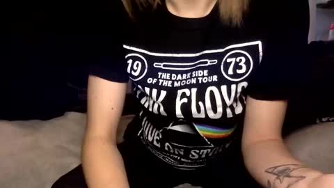 Snapshot of kittysub6969 chatting on 11.22.25 Kitty Sub online show from 11.22.25