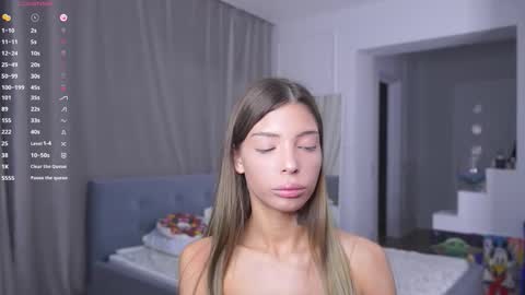 Snapshot of kittyummy chatting on 01.10.26 Alice online show from 01.10.26