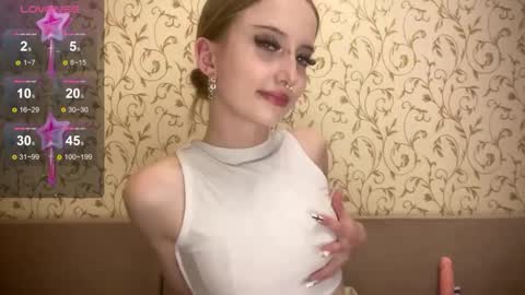 kittywithu online show from 10.04.25