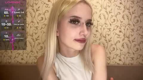 kittywithu online show from 10.17.25