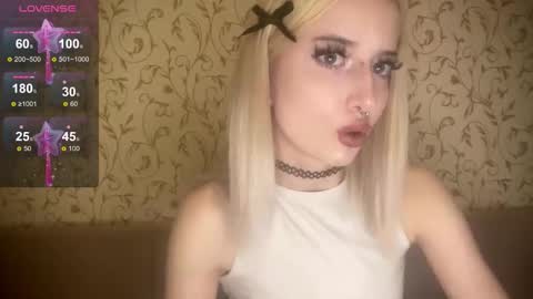 kittywithu online show from 10.21.25