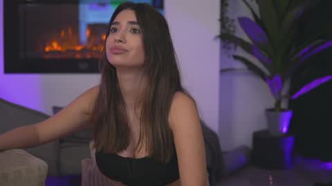 Snapshot of kity_sweet chatting on 01.25.25 Erika online show from 01.25.25