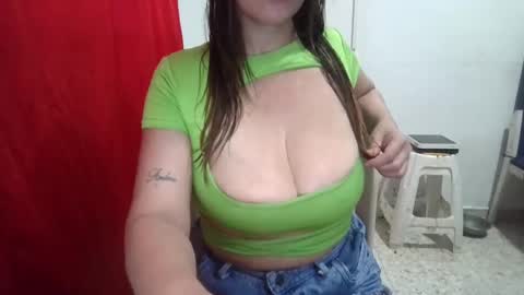 Snapshot of kitybigboobsx chatting on 01.08.25 kity boobsx online show from 01.08.25