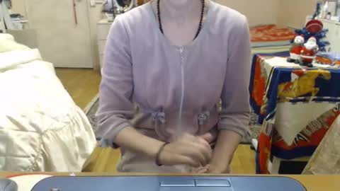 Snapshot of kiuminberry chatting on 01.14.26 KiuminBerry online show from 01.14.26