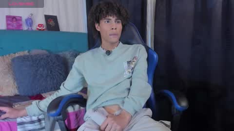 Snapshot of kleo_helenos chatting on 02.17.26 KLEO online show from 02.17.26