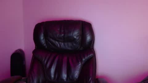 Snapshot of kleokills chatting on 01.01.25 kleokills online show from 01.01.25