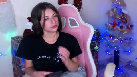 Snapshot of kloe_28 chatting on 12.14.24 Kloe online show from 12.14.24