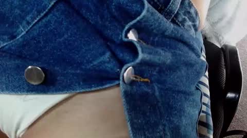 Snapshot of kloe_deker chatting on 12.02.24 Kloe deker online show from 12.02.24