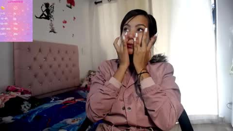 Snapshot of kloy_sech chatting on 02.26.25 Valen online show from 02.26.25