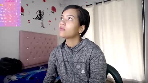 Snapshot of kloy_sech chatting on 02.28.25 Valen online show from 02.28.25