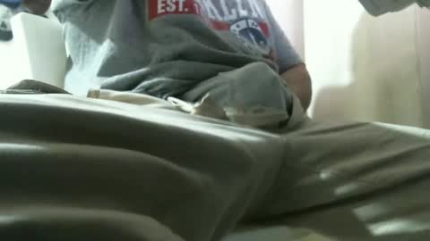 Snapshot of knickfranco chatting on 10.08.25 knickfranco online show from 10.08.25