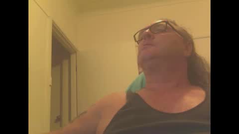 Snapshot of knobout chatting on 12.03.24 knobout online show from 12.03.24