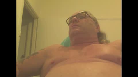 Snapshot of knobout chatting on 12.19.24 knobout online show from 12.19.24