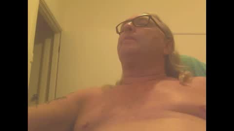 Snapshot of knobout chatting on 12.23.24 knobout online show from 12.23.24