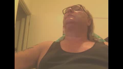 Snapshot of knobout chatting on 01.02.25 knobout online show from 01.02.25