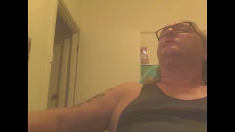 Snapshot of knobout chatting on 01.06.25 knobout online show from 01.06.25