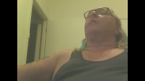 Snapshot of knobout chatting on 01.16.25 knobout online show from 01.16.25