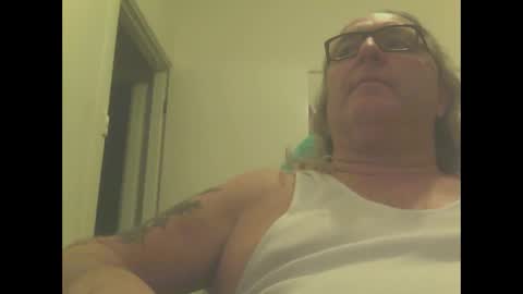 Snapshot of knobout chatting on 01.17.25 knobout online show from 01.17.25