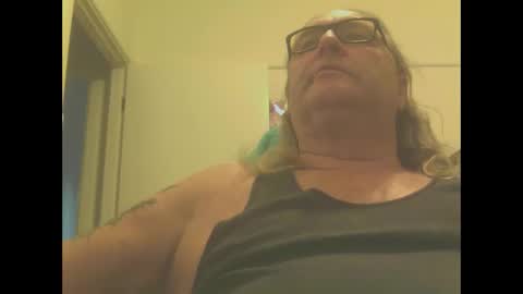 Snapshot of knobout chatting on 01.19.25 knobout online show from 01.19.25