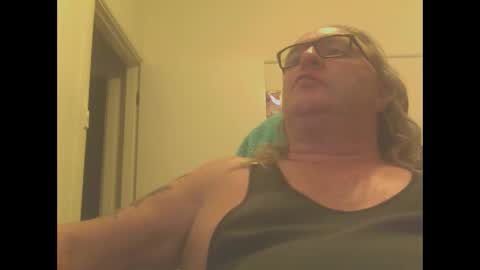 Snapshot of knobout chatting on 01.21.25 knobout online show from 01.21.25