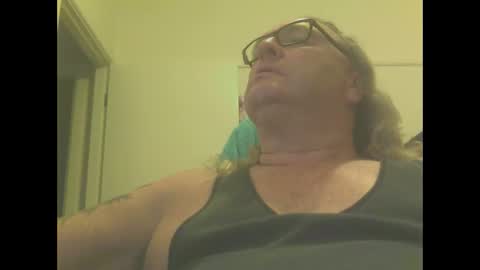 Snapshot of knobout chatting on 01.22.25 knobout online show from 01.22.25