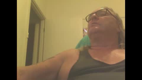 Snapshot of knobout chatting on 01.27.25 knobout online show from 01.27.25