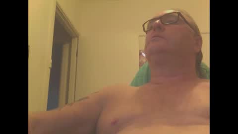 Snapshot of knobout chatting on 02.02.25 knobout online show from 02.02.25