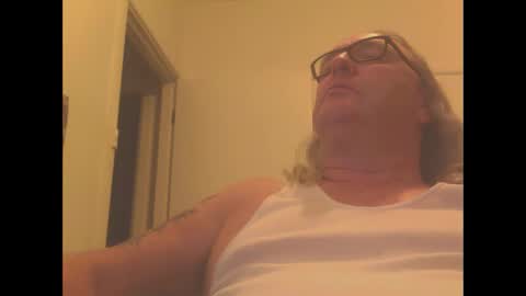 Snapshot of knobout chatting on 02.10.25 knobout online show from 02.10.25