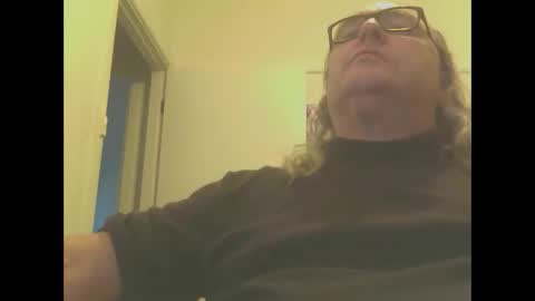 Snapshot of knobout chatting on 02.16.25 knobout online show from 02.16.25