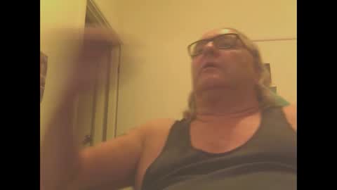 Snapshot of knobout chatting on 02.20.25 knobout online show from 02.20.25