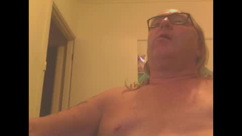 Snapshot of knobout chatting on 02.24.25 knobout online show from 02.24.25