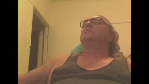 Snapshot of knobout chatting on 02.25.25 knobout online show from 02.25.25