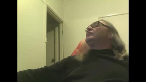 Snapshot of knobout chatting on 09.23.25 knobout online show from 09.23.25