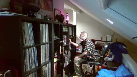 Snapshot of knowgood chatting on 11.11.25 KnowGood online show from 11.11.25