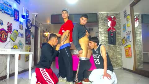 Snapshot of kobayaske chatting on 09.30.25 kobayaske online show from 09.30.25