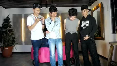 Snapshot of kobayaske chatting on 12.02.25 kobayaske online show from 12.02.25