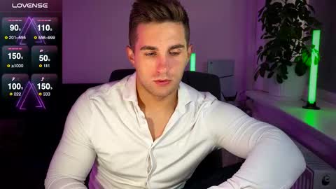 Snapshot of kochka25 chatting on 09.22.25 Sweet boy online show from 09.22.25