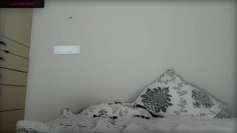 Lisa      online show from 02.17.25